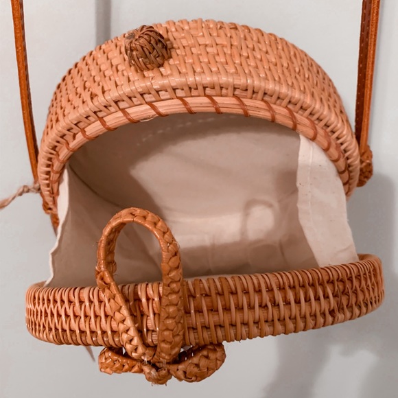 Round Rattan Crossbody Bag - Picture 6 of 6